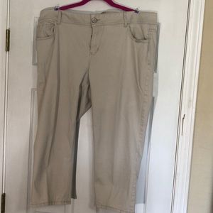 Lane Bryant Capris